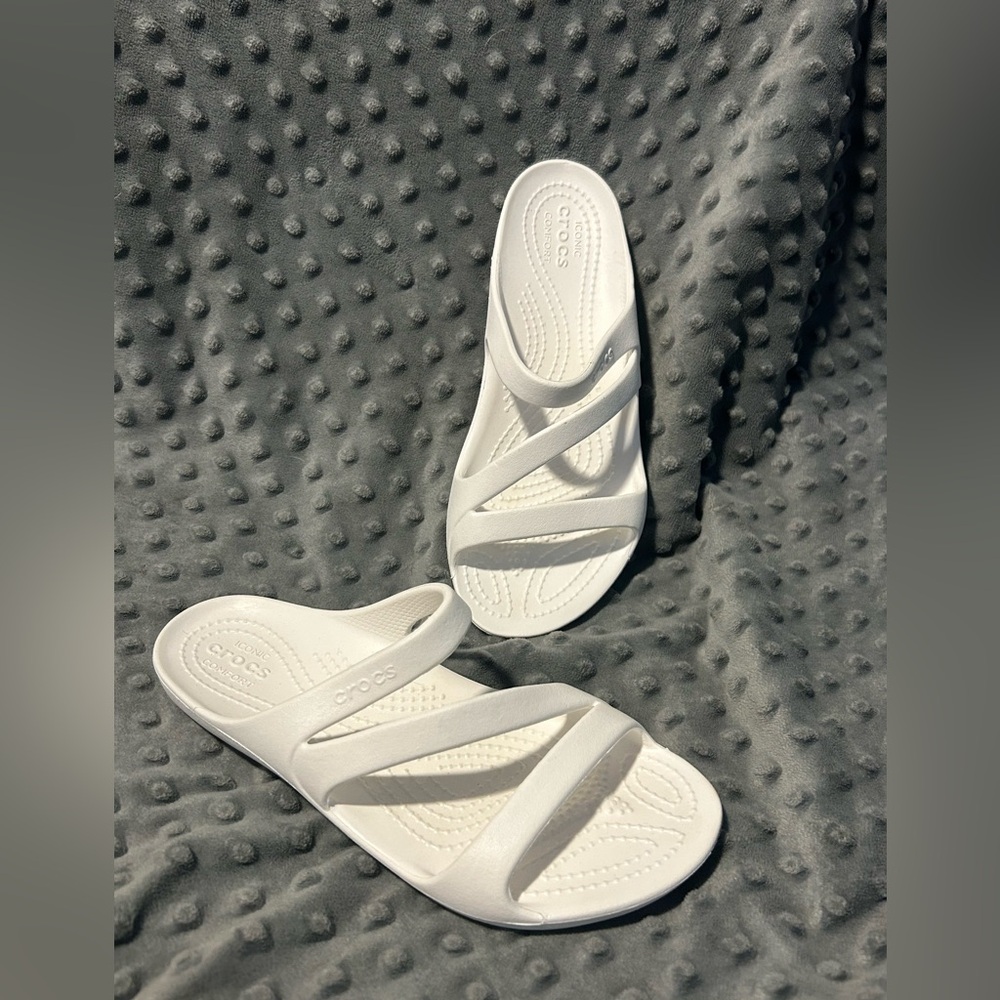 Crocs Womens White Slip-On Sandals - Lightweight Comfort